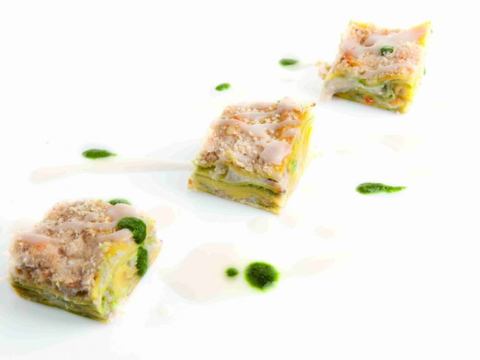 Lasagne bianche di mare con pesce bianco, seppia, gambero e pesto di basilico